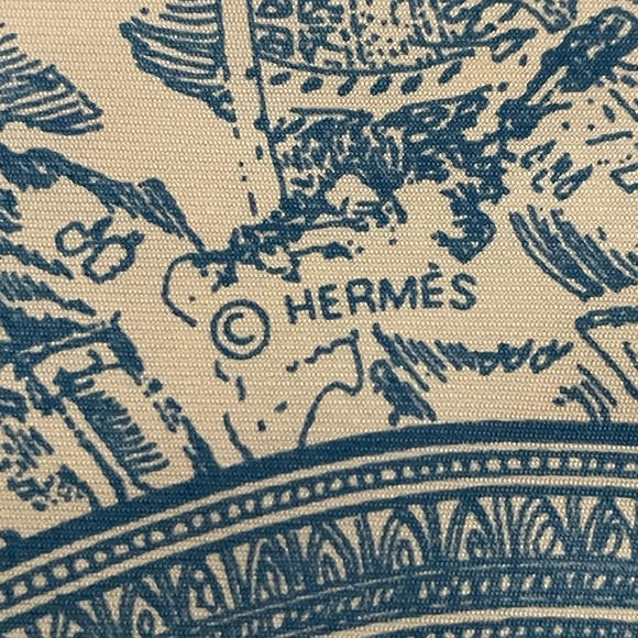 Hermès La Cite’ Cavalie’re Silk Scarf. - Picture 13 of 16